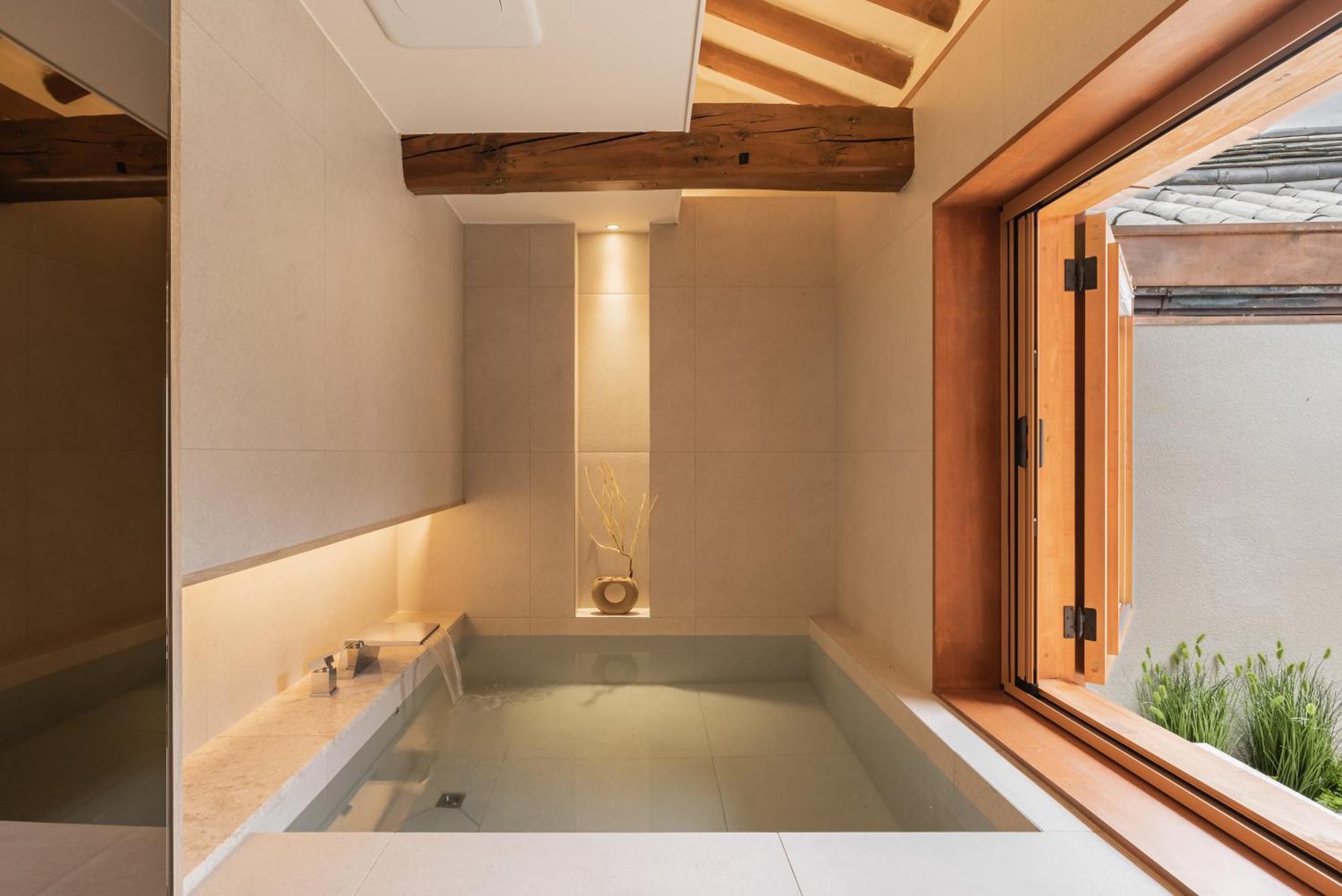 Lunar Apartment Seoul